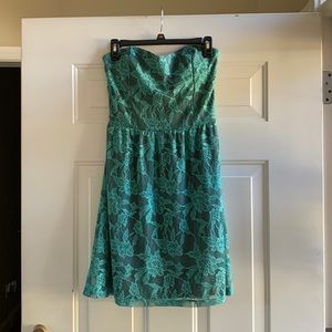 3/$15 Vanity lace dress size medium